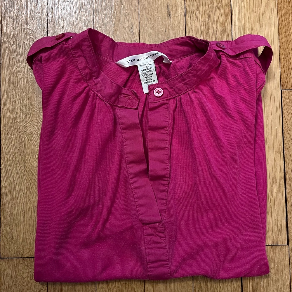 Sleeveless Diane von Fustenberg Top — Size S